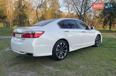 Седан Honda Accord 2015 в 