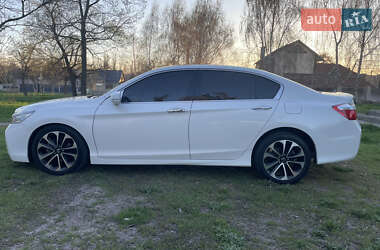 Седан Honda Accord 2015 в 