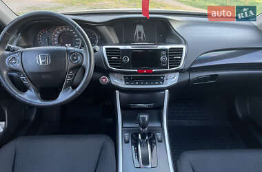 Седан Honda Accord 2015 в 