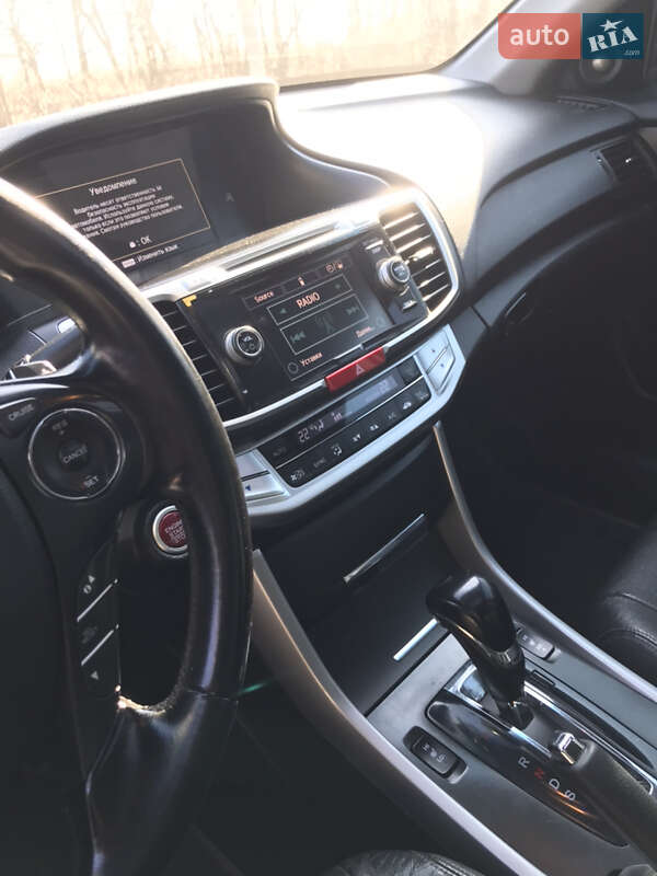 Седан Honda Accord 2013 в Карловке