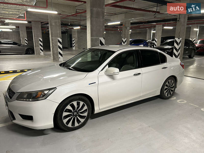 Седан Honda Accord 2014 в 