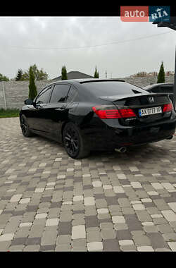 Седан Honda Accord 2013 в 
