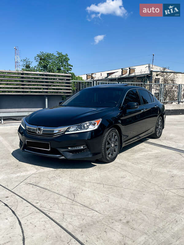 Седан Honda Accord 2016 в 
