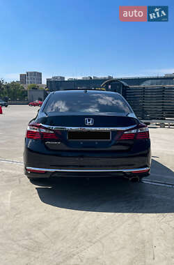 Седан Honda Accord 2016 в 