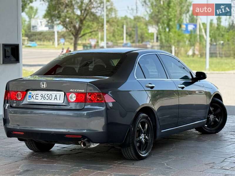 Седан Honda Accord 2004 в Першотравенске