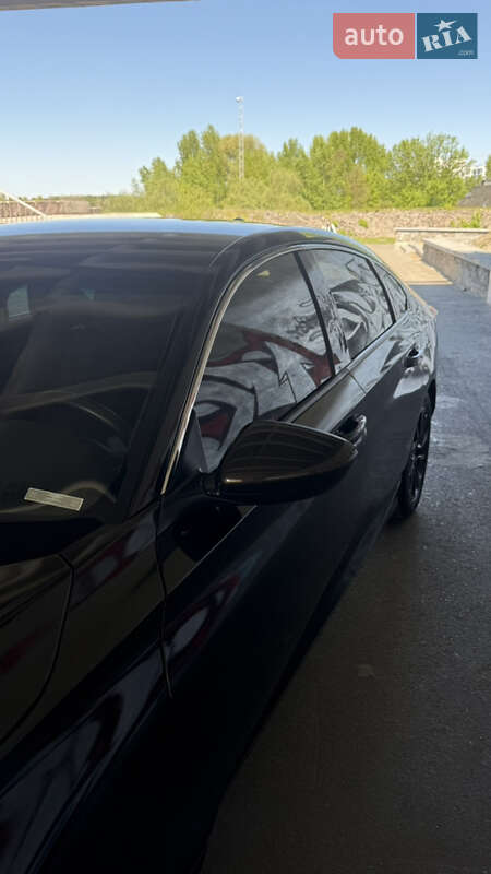 Седан Honda Accord 2018 в Киеве