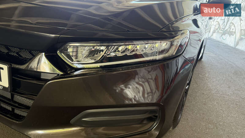 Седан Honda Accord 2018 в Киеве