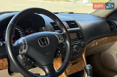 Седан Honda Accord 2003 в 