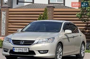 Седан Honda Accord 2013 в 