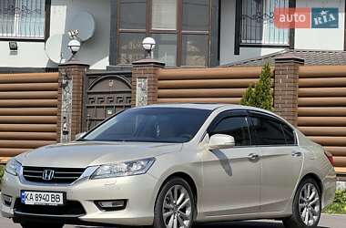 Седан Honda Accord 2013 в 