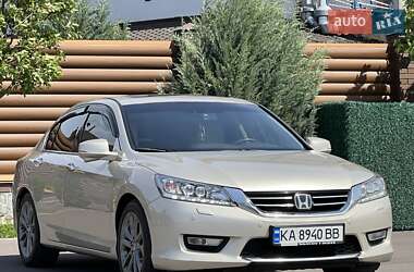 Седан Honda Accord 2013 в 