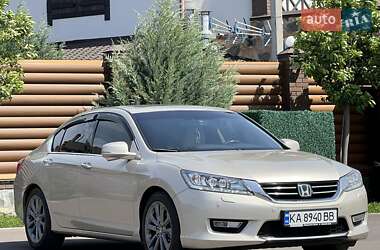 Седан Honda Accord 2013 в 