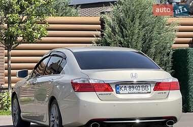 Седан Honda Accord 2013 в 