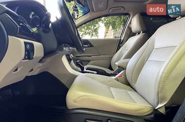 Седан Honda Accord 2013 в 