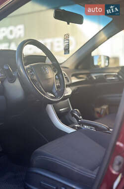 Седан Honda Accord 2013 в 