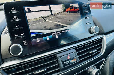 Седан Honda Accord 2018 в 