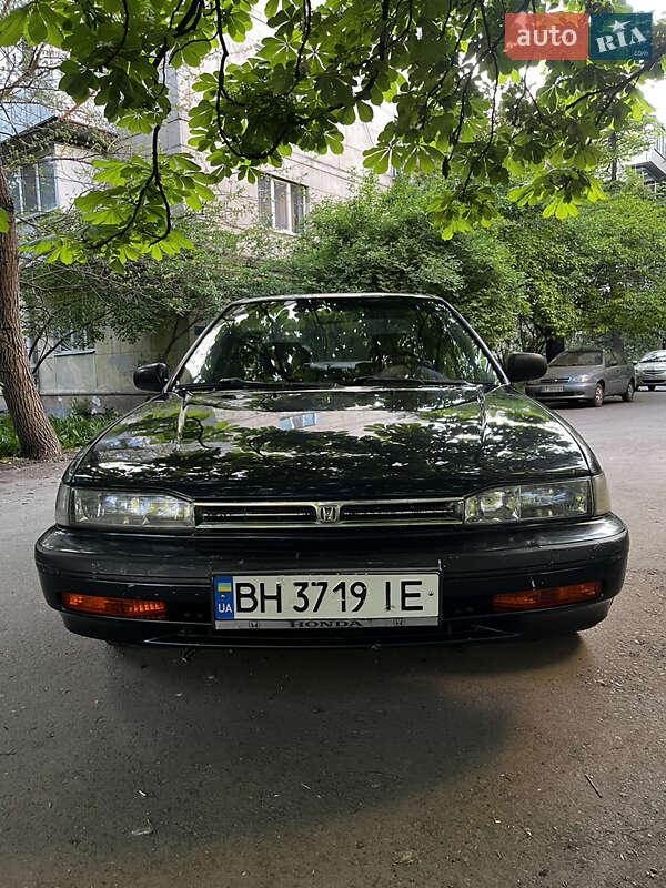 Седан Honda Accord 1992 в 