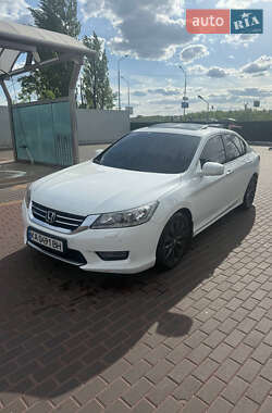 Седан Honda Accord 2013 в Киеве