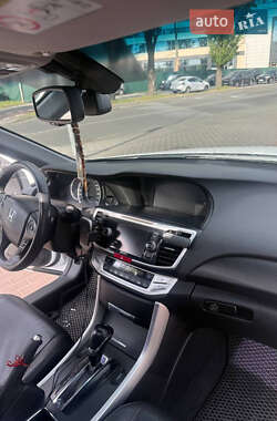 Седан Honda Accord 2013 в 
