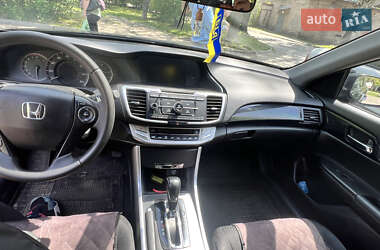 Седан Honda Accord 2015 в 