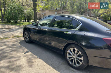 Седан Honda Accord 2015 в 
