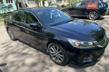 Седан Honda Accord 2015 в 
