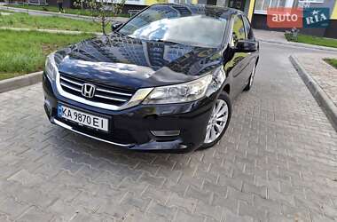 Седан Honda Accord 2013 в Ольшанице