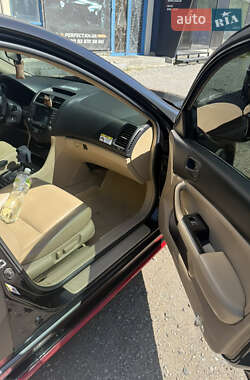 Седан Honda Accord 2005 в 