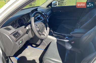 Седан Honda Accord 2015 в 