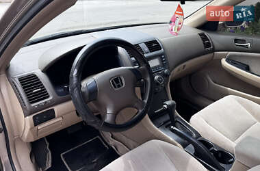 Седан Honda Accord 2005 в 