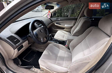 Седан Honda Accord 2005 в 