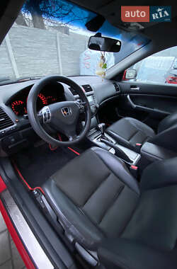 Седан Honda Accord 2004 в 
