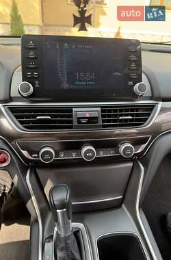 Седан Honda Accord 2021 в 
