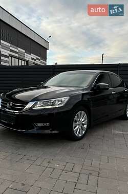 Седан Honda Accord 2013 в 