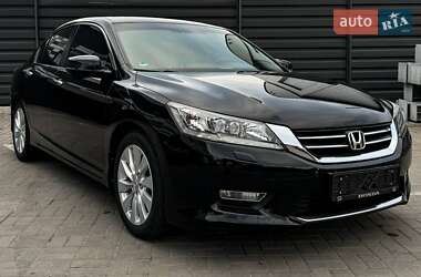 Седан Honda Accord 2013 в 