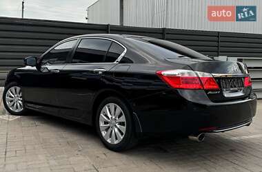 Седан Honda Accord 2013 в 