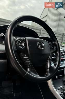 Седан Honda Accord 2013 в 