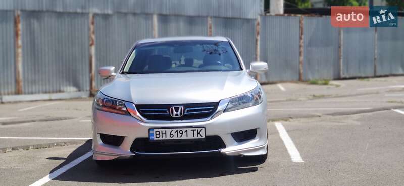 Седан Honda Accord 2013 в 