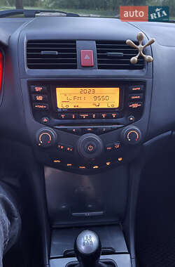 Седан Honda Accord 2004 в 