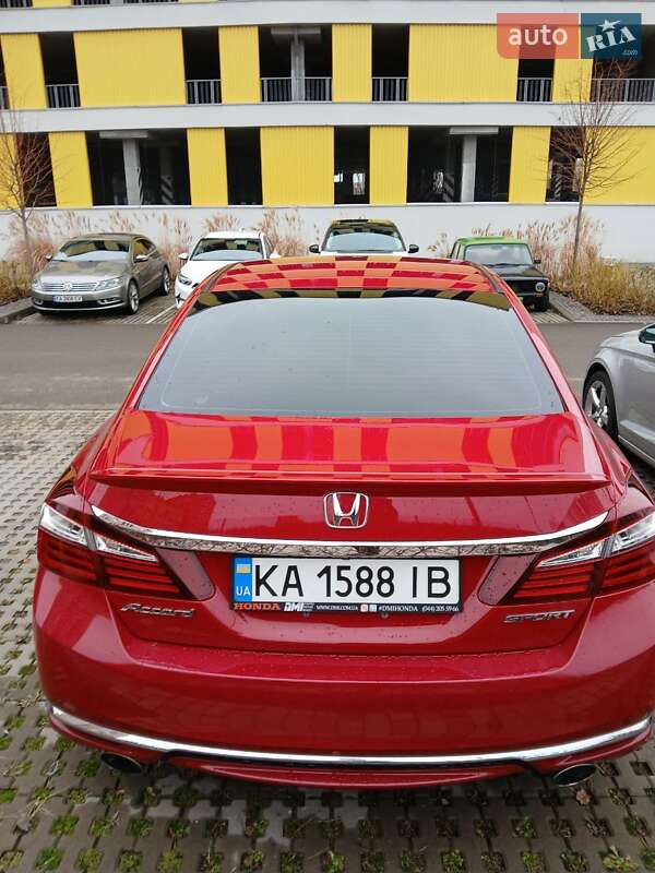 Седан Honda Accord 2016 в Киеве