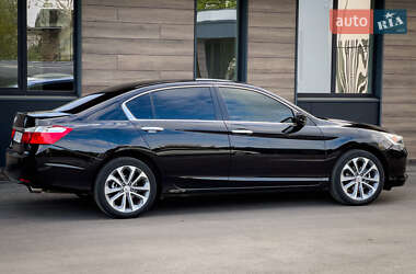 Седан Honda Accord 2015 в 