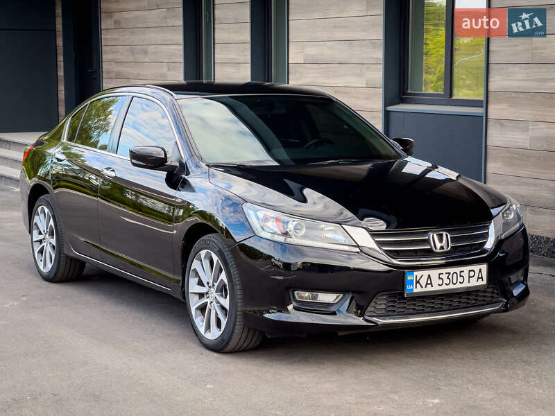 Седан Honda Accord 2015 в 