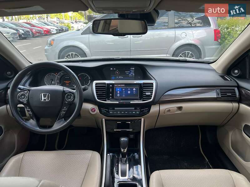 Седан Honda Accord 2017 в Киеве