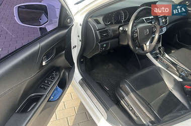 Седан Honda Accord 2013 в 