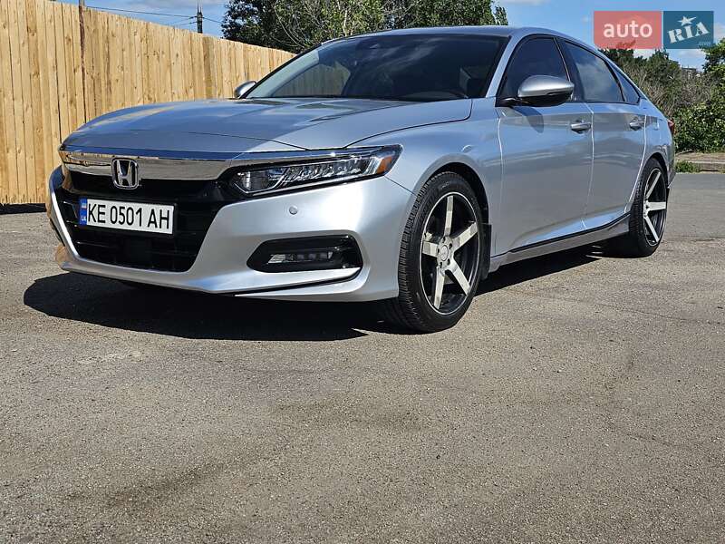 Седан Honda Accord 2018 в Днепре