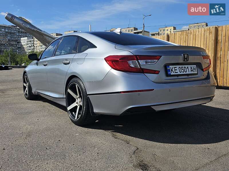 Седан Honda Accord 2018 в Днепре