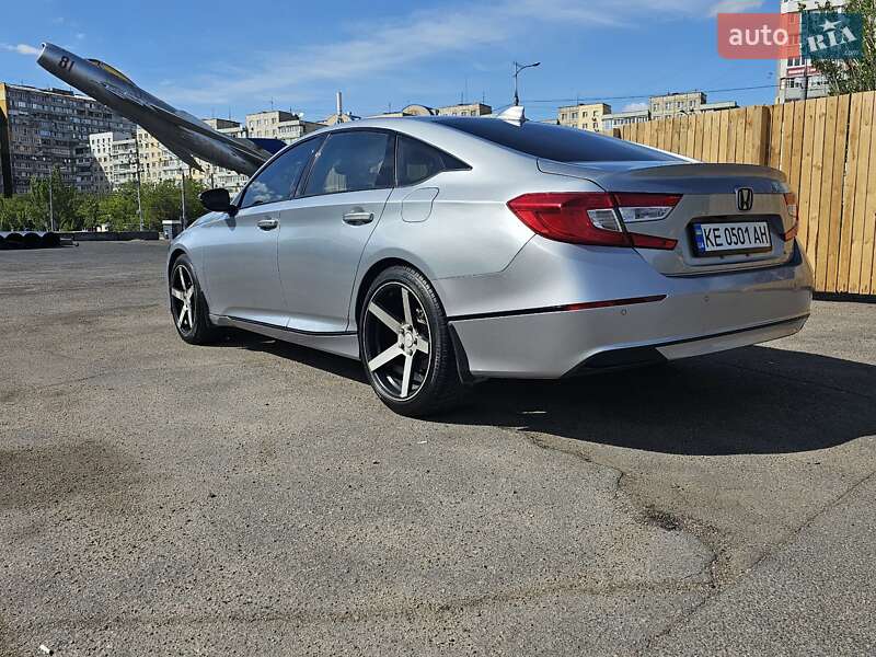 Седан Honda Accord 2018 в Днепре
