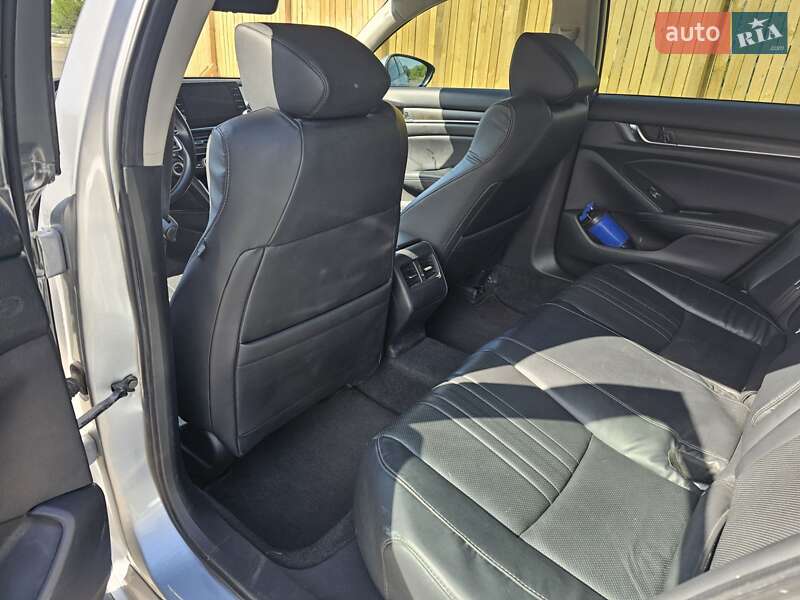 Седан Honda Accord 2018 в Днепре
