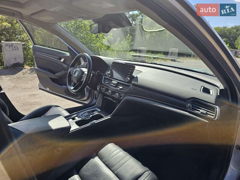 Седан Honda Accord 2018 в Днепре