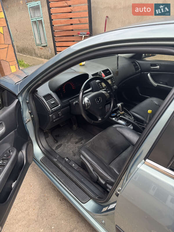 Седан Honda Accord 2004 в Болграді